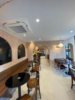 The Quarter Ploenchit by UHG - 2