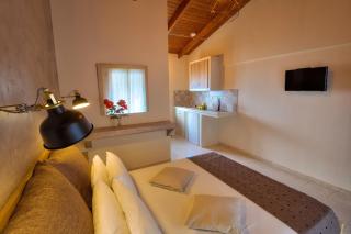 Two Brothers Studios & Apts - Kalamaki - 4