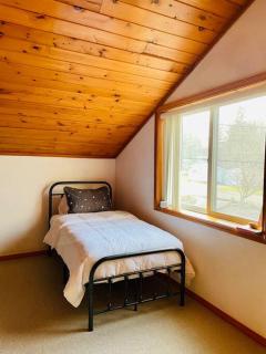 Unforgettable 4 bedroom 3 bath waterfront cabin - Coloma - 8