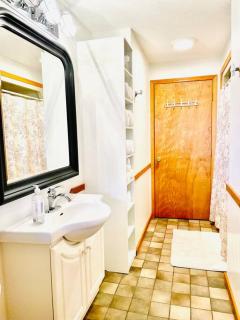 Unforgettable 4 bedroom 3 bath waterfront cabin - Coloma - 3