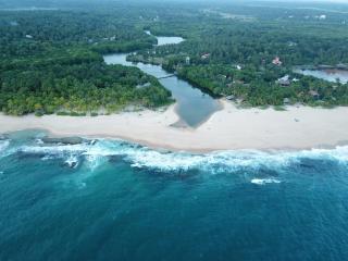 Little Sunshine Guest House & Restaurant - Tangalle - 1