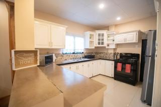 Stacys Place #1 2 Bedroom Apartment - Port-of-Spain - 4