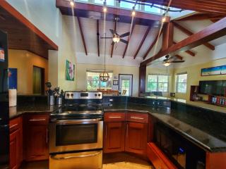 Lucky Duck Villa - Private Beach Escape - 1