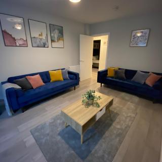 Stunning 2 Bedroom River View Apartment - Perth - 9