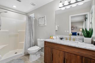 The Eazy Breezy House - 4BR w/ Heated Pool - 1