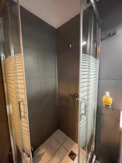 AVR Airport Deluxe Suites 4 AIRPORT FREE SHUTLE - Markopoulon - 2