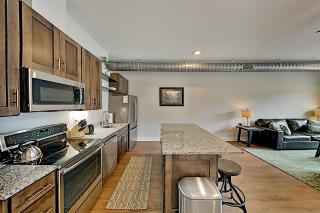 Haywood Chic Retreat Unit 215 - Asheville - 2
