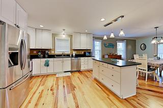 Spacious Beach Retreat - 4