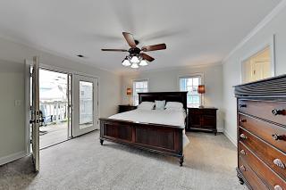 Spacious Beach Retreat - Carolina Beach - 3