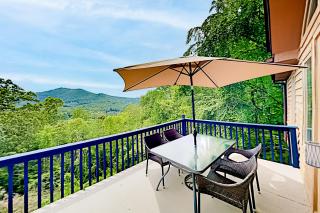 Cedarwood Getaway - Asheville - 0