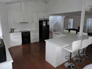 Paradise on The Boulevard - 90 Mile Beach Holiday Home - - 5