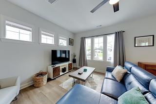 Downtown Jewel - 9