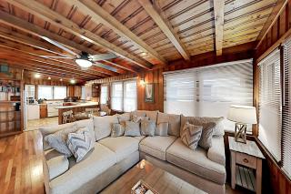 Dock Holiday - 8