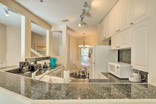 Walk to Beach HHI Townhome with Pool Access! - Hilton Head Island - 1
