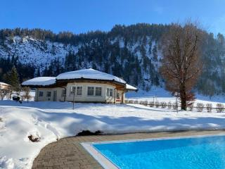 Berghof-Chalet - 9