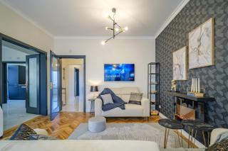 GOLDEN BLACK - Burgas - 1