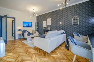 GOLDEN BLACK - Burgas - 2
