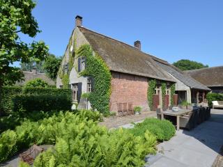 Group Stay with Private Pool and Sauna - Alphen - 0