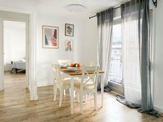 Modern 2 bedroom apartment close to city center - 5