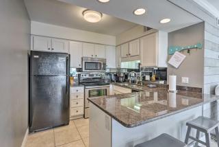 Vibrant Family Condo 100 feet to Private Beach! - Destin - 2