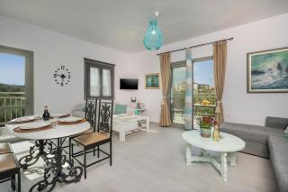 SEA BREEZE APARTMENTS - 5