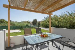 SEA BREEZE APARTMENTS - 9