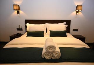 Vee Resort- The Suites of Royals - 9