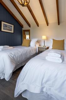 Oliver Mountain Home Blue - 1