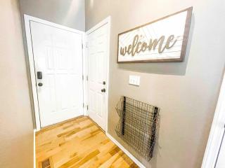 2 Master Suites! Pet Friendly With MTN Views - 7