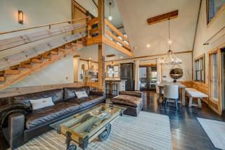 This chalet is luxury and mountain charm all wrapped up in one - 3