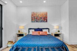 NEW! Vibrant Large Studio Dwntwn 18 Mins to NYC - Newark - 6