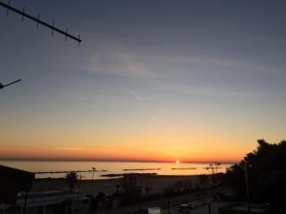 Sunrise Beach House - Sea view - 9