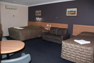 SunPalms Motel - 7