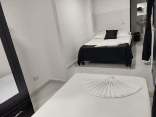 HOTEL BLACK & WHITE - Cali - 9