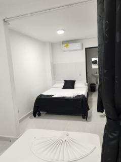 HOTEL BLACK & WHITE - 8