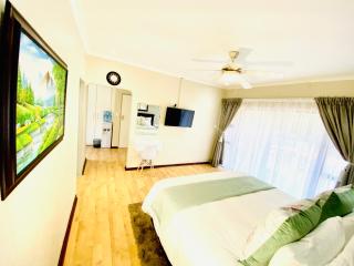 C&C HOTEL VIBES Randpark Ridge JHB 14 Units Available - 1
