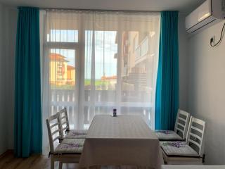 Chateau Aheloy 2, apartment with sea view - Aheloy - 7