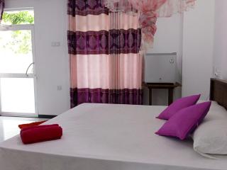 Pearl Holiday Inn - Mirissa - 1