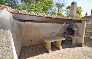 Nice Home In Saint Cannat With Wifi - Saint-Cannat - 5