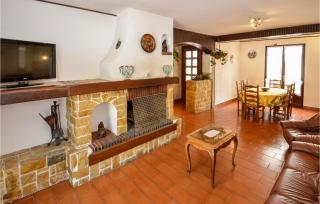 Nice Home In Saint Cannat With Wifi - 7