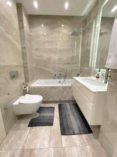VIP Apartment 120m2 with Panoramic windows, 22 floor. OBOLON - Kiev - 3
