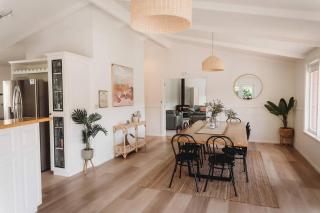 Flagstaff Estate — Luxury Hobart Retreat, Pool+Spa - 6