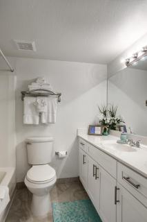 210 Fully Furnished 1BR Suite-Prime Location - Scottsdale - 6