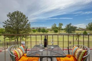 Scottsdale's premium short term getaway, Fully furnished 1 bedroom homes, FREE Golf, cable, utilities, Wi-Fi, parking, pool, and bike trails- Unit 221 apts - 3