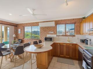 Grand Pacific 2 Unit 4 -Omaroo - First Floor - Narooma - 5