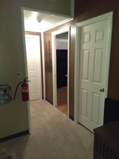 Curt's cozy room rentals - 5