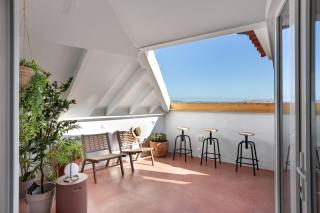 JOIVY Big 6BR house with terrace in Santa Catarina - Lissabon - 9