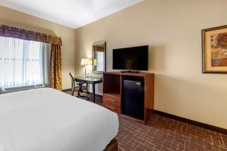 Comfort Inn & Suites Shawnee North near I-40 - 2