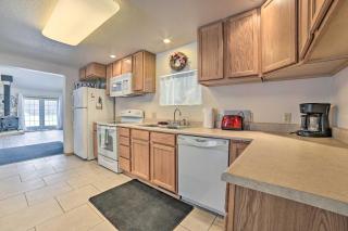 Cozy Cadillac Retreat Walk to Ski Resort! - 2