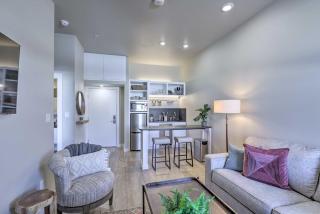 Centrally Located San Marcos Unit with Parking! - San Marcos - 0